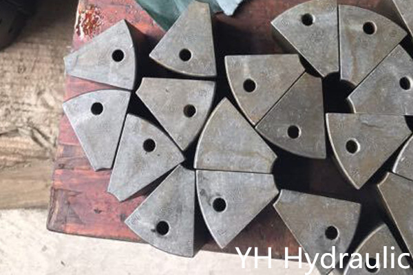 Ferrule crimping machine