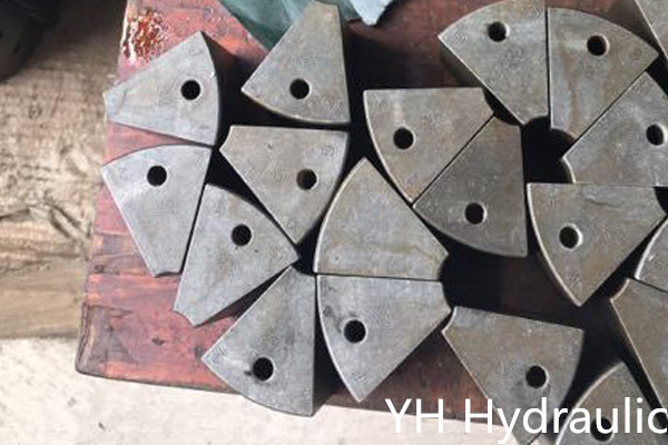 Nut crimping machine